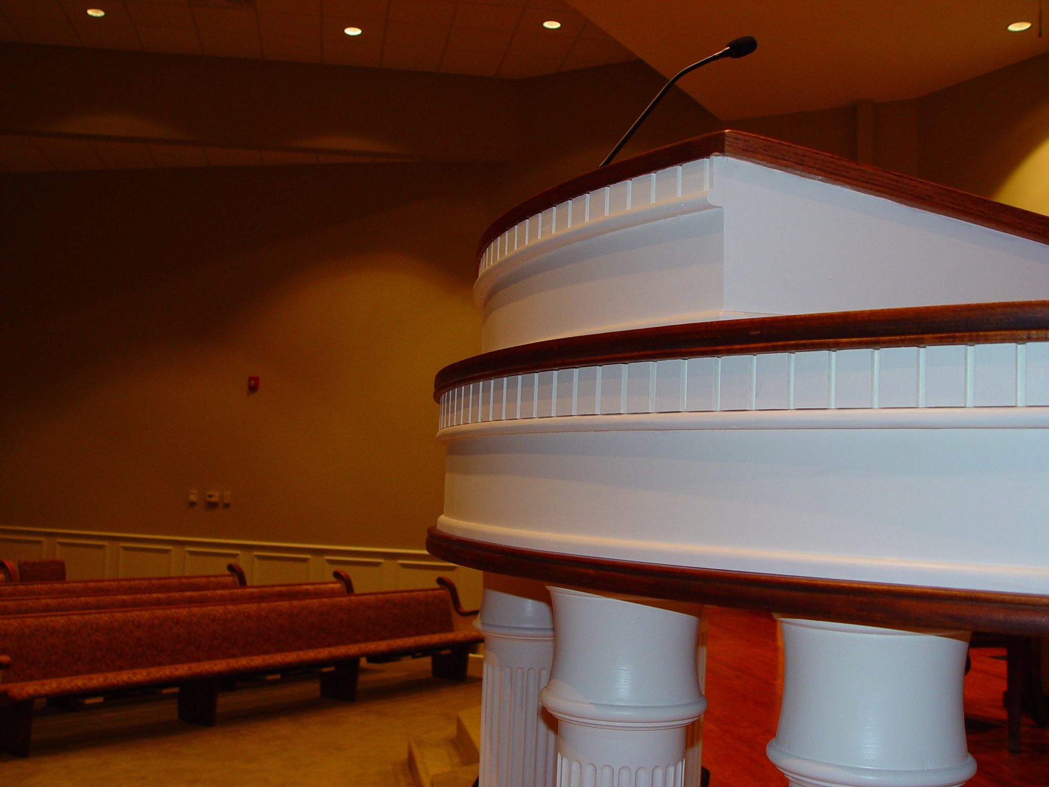  Radius Pulpit 