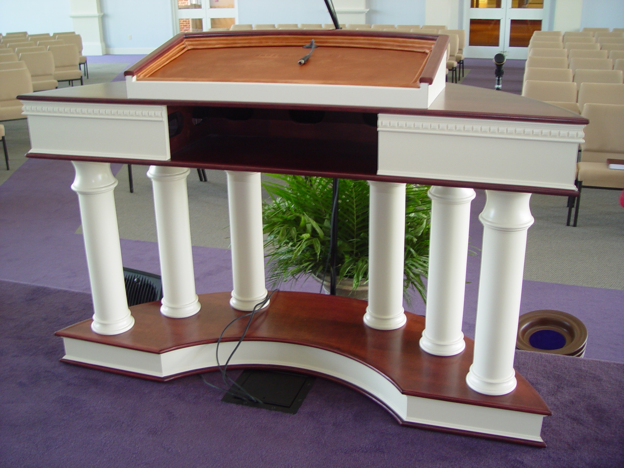  Radius Pulpit 