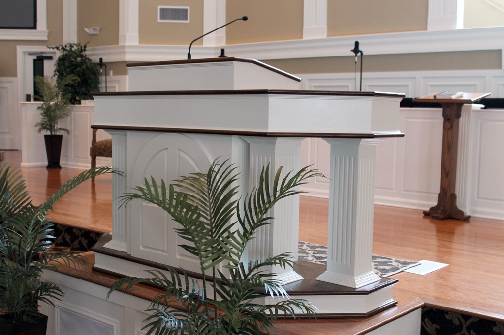  Pedistal Pulpit 