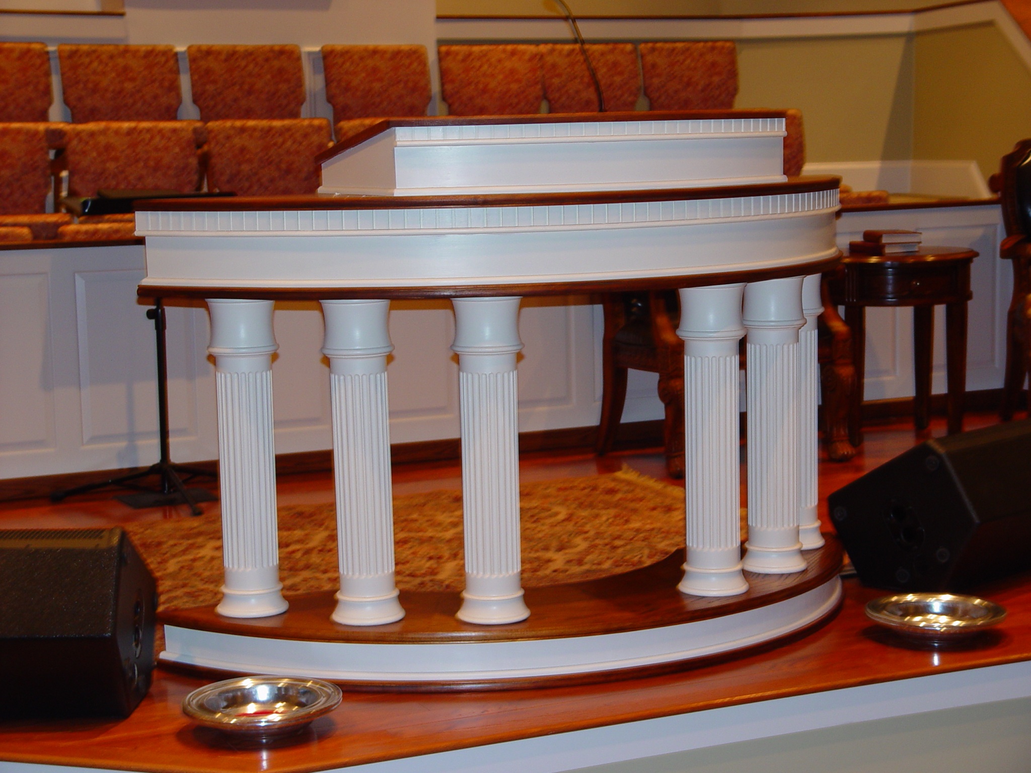  Radius Pulpit 